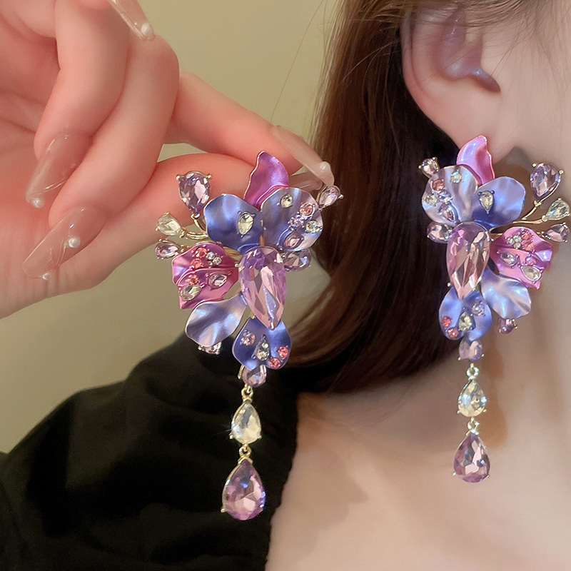 Wholesale Jewelry Retro Heart Shape Alloy Rhinestones Inlay Drop Earrings display picture 5