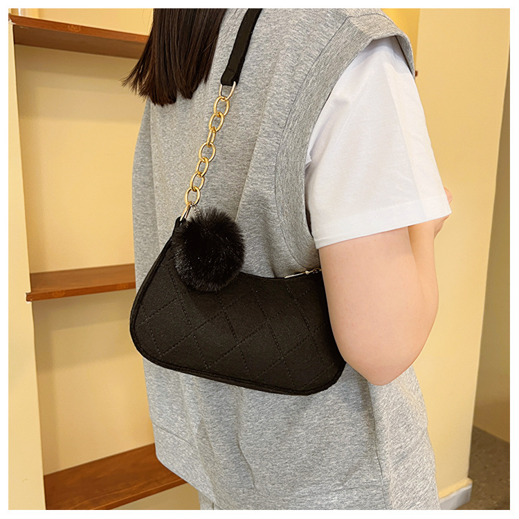 Leisure Women's Summer Fresh Trendy Underarm Temperament and Texture One Shoulder Fashionable Small Square Bag_voghion.com