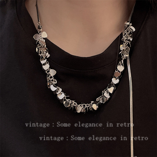 Love sequins pull-out necklace for women, design does not fade, light luxury titanium steel clavicle chain, internet celebrity temperament necklace