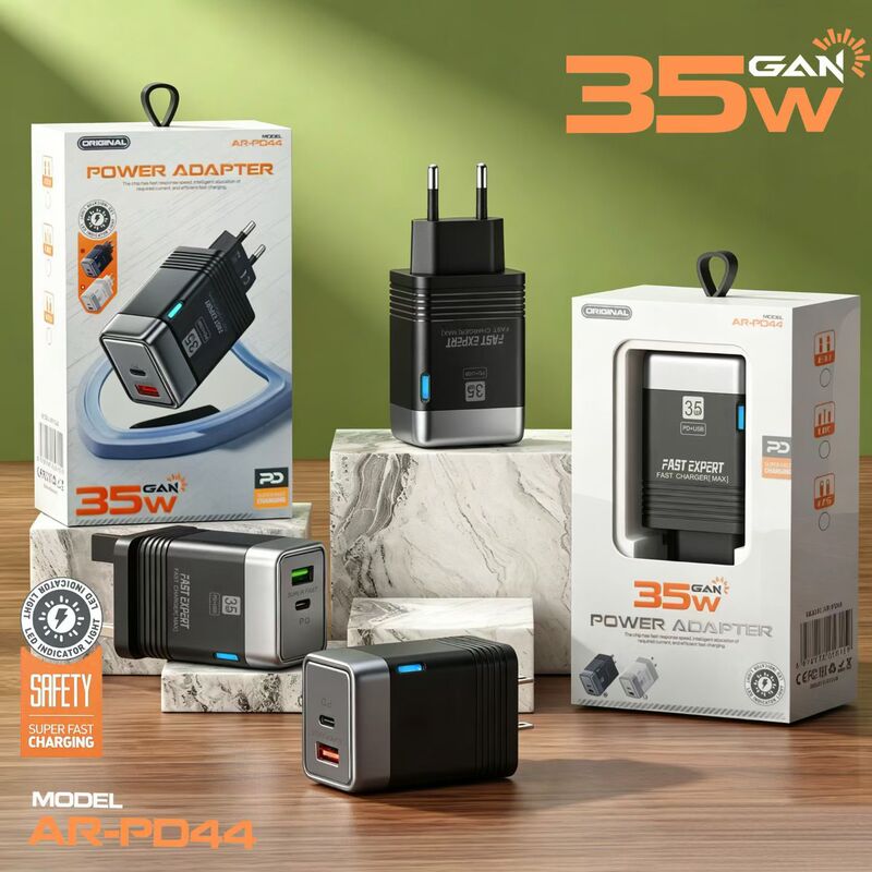 PD44 cross-border new product dual-port USB+PD side light 35W fast charging mobile phone charger for Europe, America, and the UK with light for travel