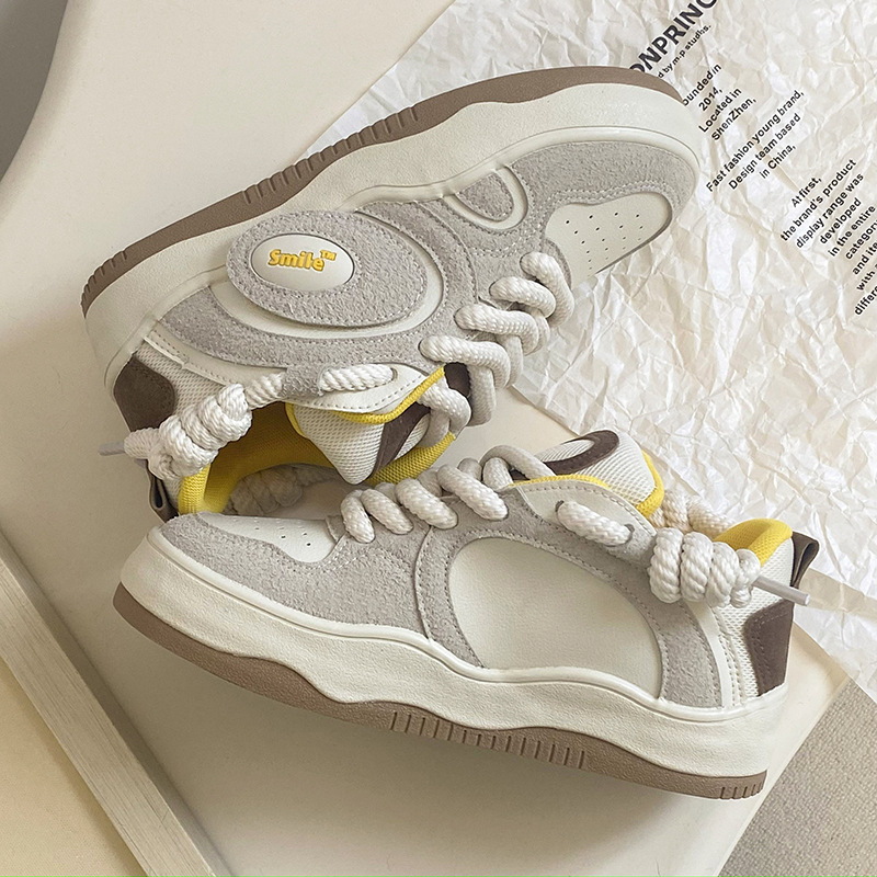 Yuanbo 2023 verano nuevos deportes zapatillas de las mujeres nicho original diseño versátil plataforma casual zapatos blancos