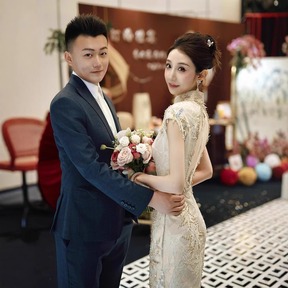 Modern Cheongsam Dress For Wedding Banquet & Special Occasions - Elegant Bride Champagne Reception Qipao With Luxe Detail_ecoleips.com