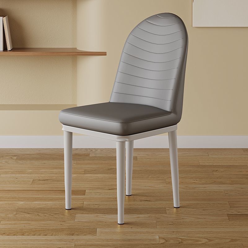 Exportación inswind softpack silla de lujo simple silla de comedor doméstica silla de cuero oruga silla pequeña silla de casa