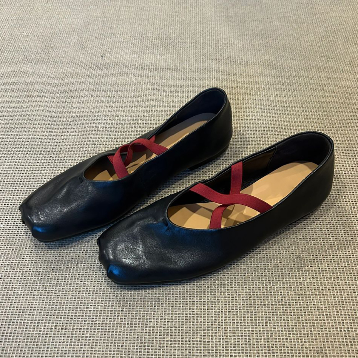 Versión de piel de oveja ~ zapatos de ballet de correa cuadrada retró zapatos de cuero planos de tamaño pequeño, zapatos de cuero superficiales, zapatos de mujer.