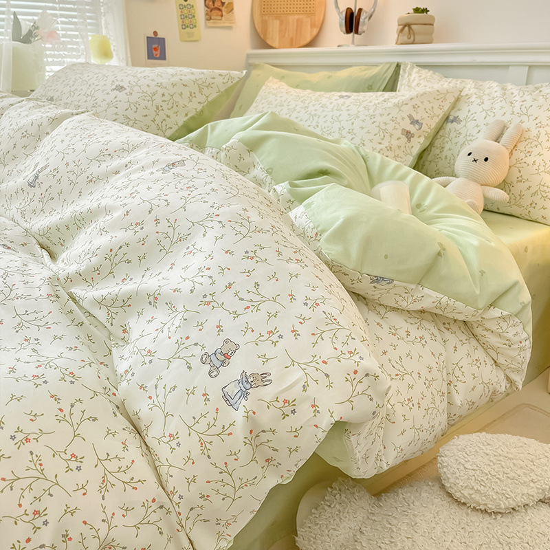 Juego de cama de algodón puro de cuatro piezas 2025 nuevo estilo algodón pequeño sábana fresca funda de edredón sábana ropa de cama de tres piezas