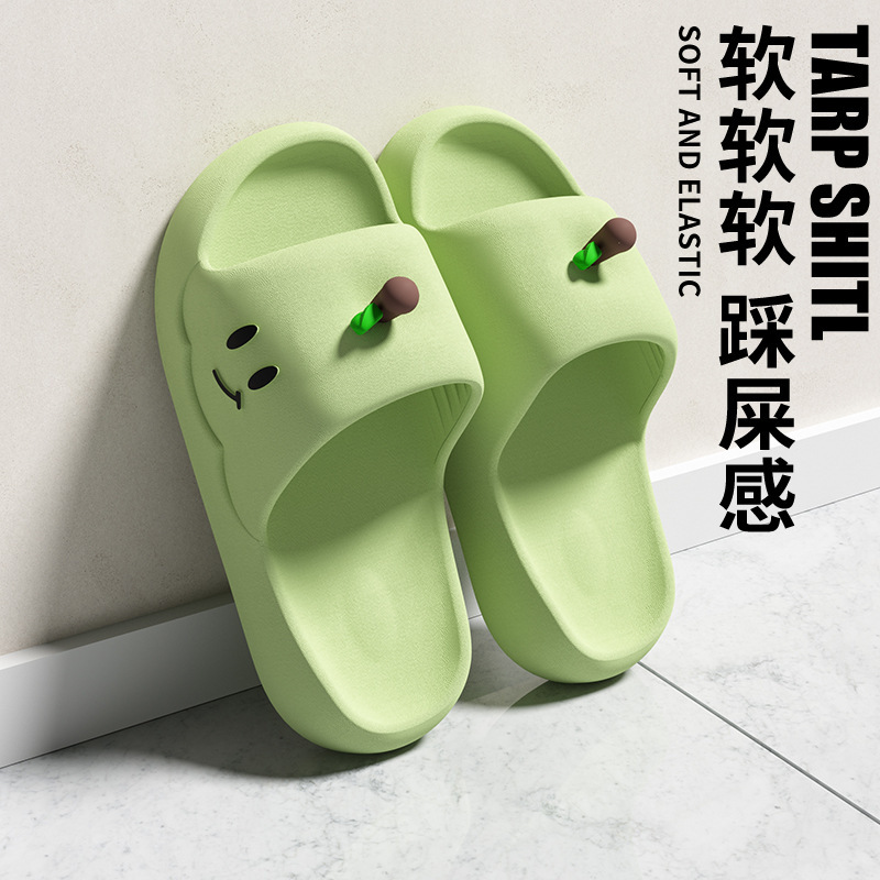 Zapatillas de manzana de dibujos animados para mujeres de moda de verano para usar zapatillas frías para el hogar Eva zapatillas antideslizantes suaves para mujeres lindas