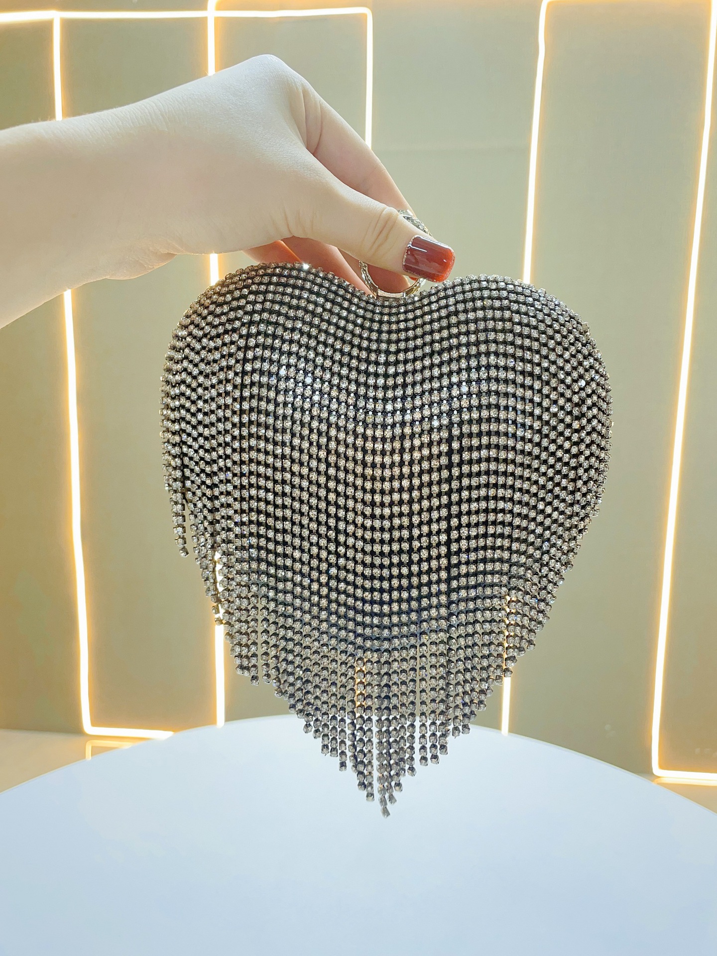 Nouvelles fêtes d'anniversaire à pompon en strass, sac à main parsemé de diamants pour les mondains, sac de banquet croisé en diagonale_voghion.com