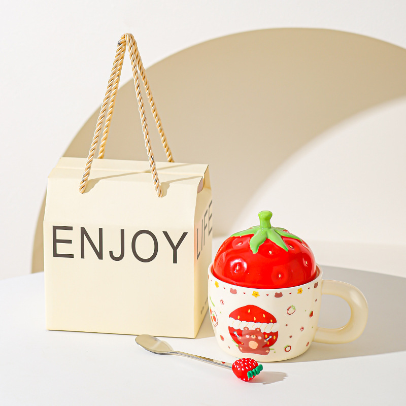Taza de cerámica de oso de fresa con taza de regalo para chicas taza de marca doméstica de alto valor de pareja taza de desayuno de leche