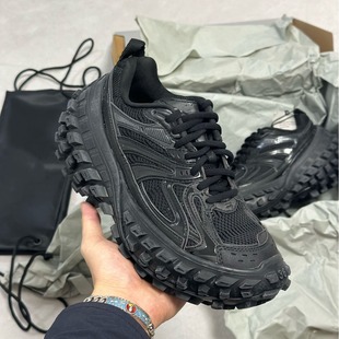 ԭ��ԭ�и߶�����݆̥�ϵ�Ь���̹���Ď�Ь���f�������f�п�