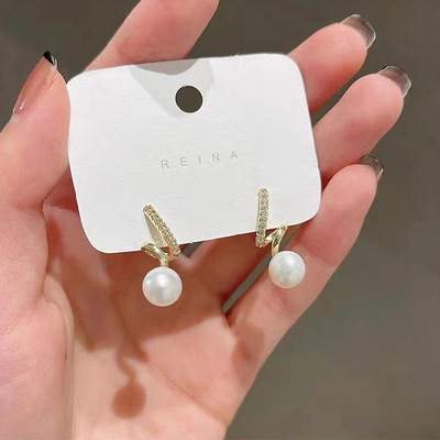 Pearl earrings female 2021 new pattern A small minority Sense of design Ear Studs the republic of korea temperament Autumn and winter Earrings Pendant