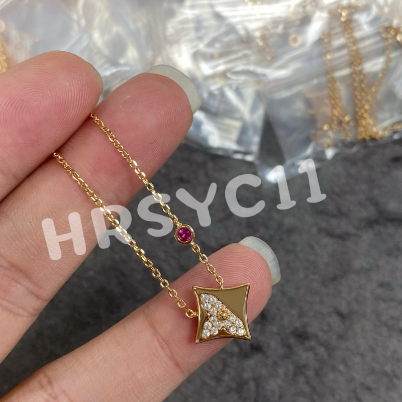 V金精工驴家四叶草项链女轻奢贝母菱形老花圆形锁骨链一件代发CNC|undefined