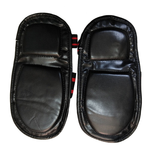 Wrestling and striking training with foot protector for instep and sole