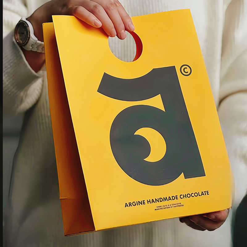 Bolsas de papel perforadas sin mango, bolsas de mano personalizadas para hacer logotipo, bolsas de regalo, empaque de compras de ropa de papel engrosado