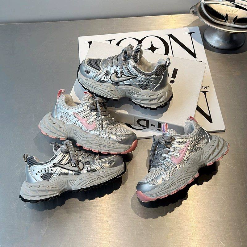 Детская спортивная обувь для девочек 2025 весна новая сетчатая поверхность дышащая легкая беговая мягкая подошва