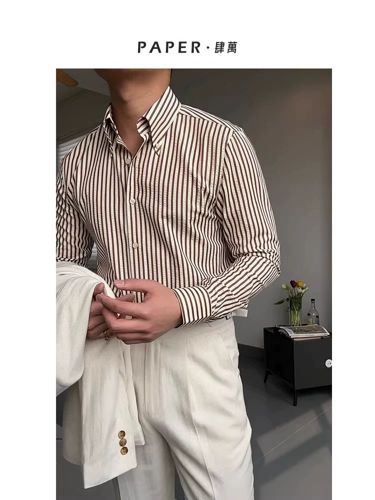 Летняя casual и клетчатая? Оригинальный текст: "2024 Casual and Casual Seersucker Shirt, Fashionable Retro Button Wide Angle Collar Lining, Everyday Versatility and Temperament for Men". Translation should maintain meaning: 