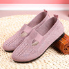 2022 new pattern mom shoes light summer leisure time A pedal Cloth shoes Middle and old age soft sole Net surface