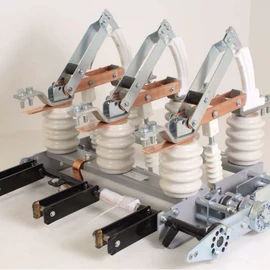 负荷开关;绝缘子;隔离开关