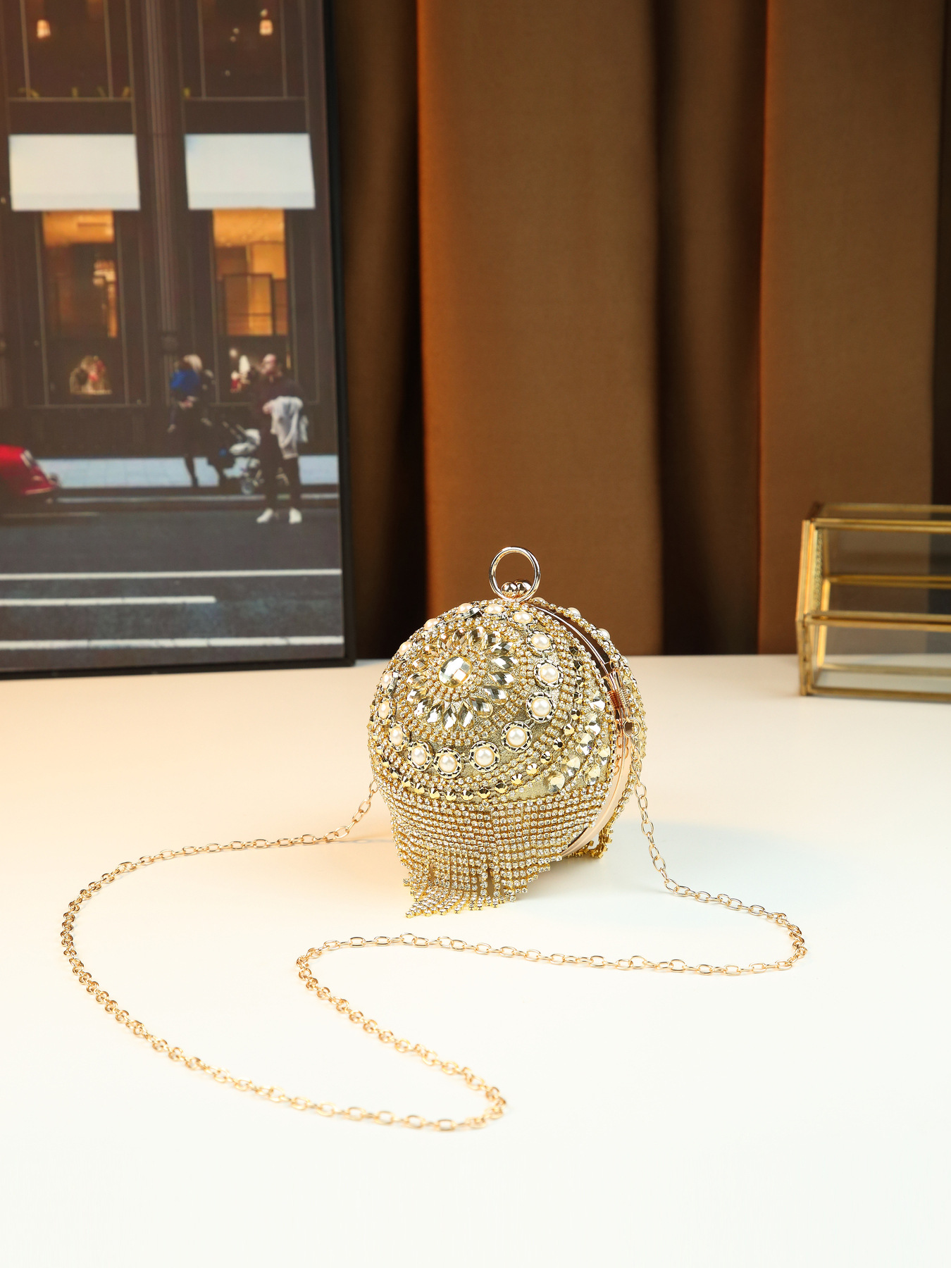 Damväska axelväska med pärlor strass och kedjerem_voghion.com