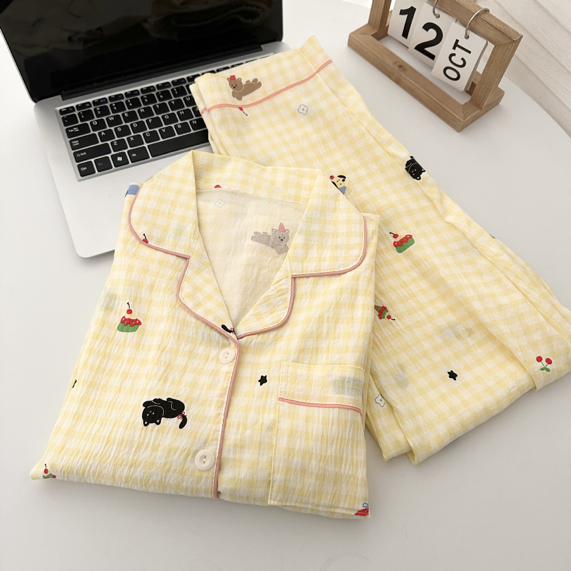 Pijamas de algodón nubes al por mayor transfronterizos de otoño nuevas explosiones de pantalones de manga larga cardigan con solapas de dibujos animados perros ropa doméstica