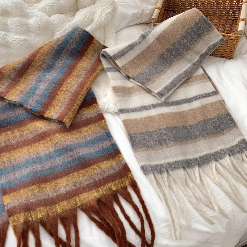 Bufandas de invierno femeninas de alta calidad 2025 nuevas parejas gruesas calentamiento color rayas collar bufandas al por mayor