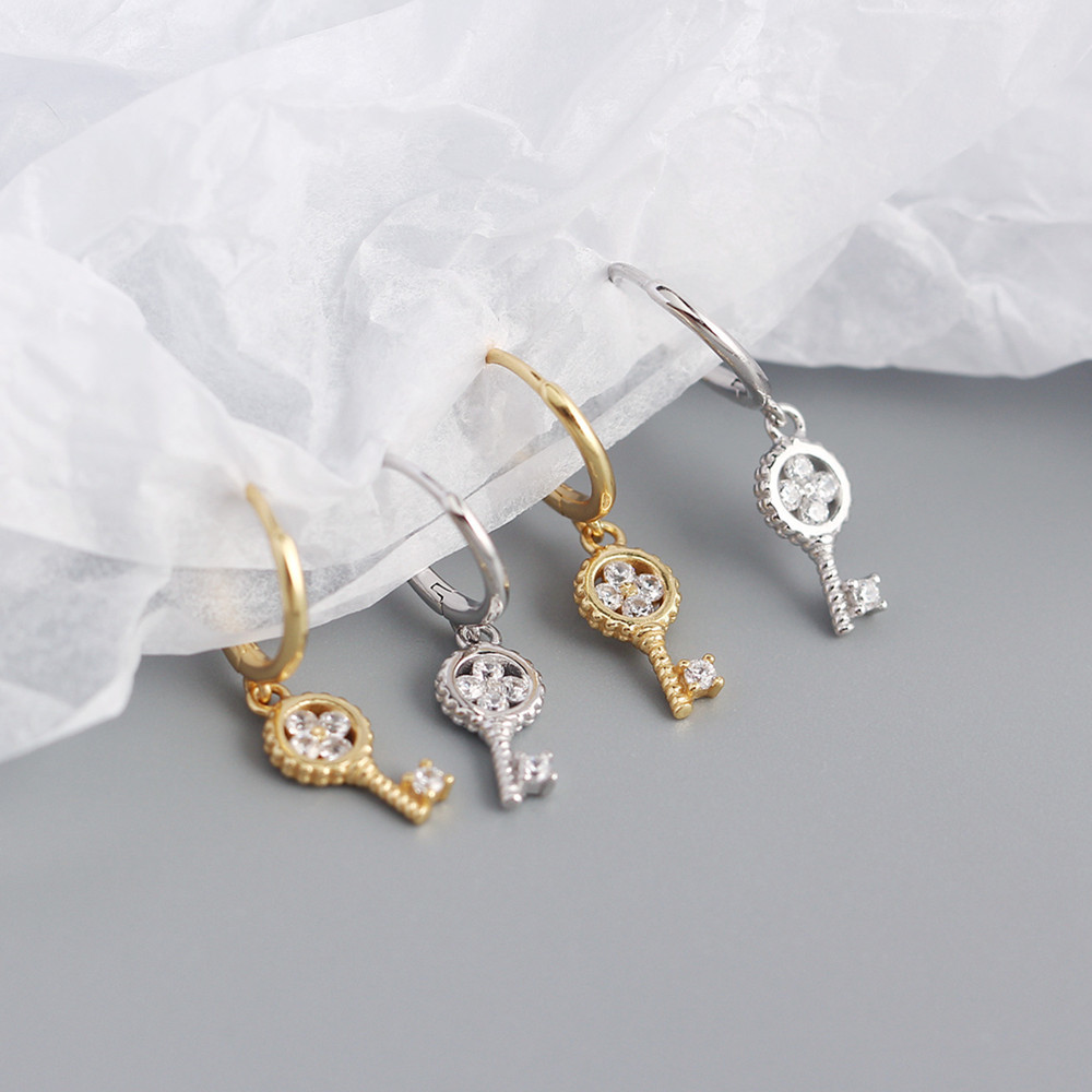 Fashion Style Plating Craft White, Gold Color Yhe0328 European And American Entry Lux S925 Silver Ins Style Clover Key Inlaid Stone Earclip Earrings Twin Silver Stud Earrings