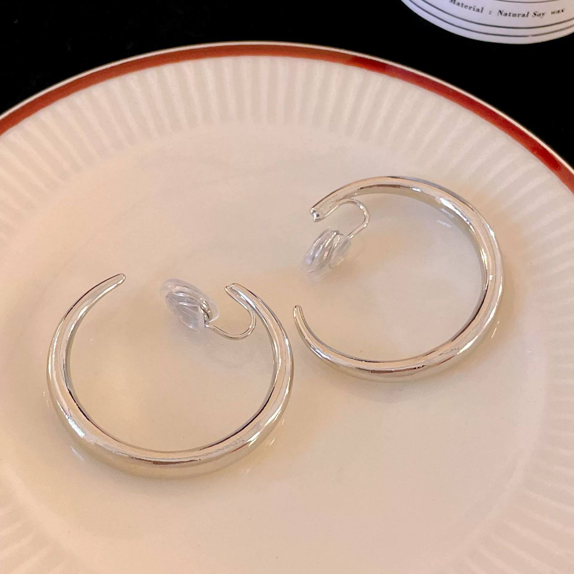 Серебряная игла, металлические модные сексуальные серьги, простой и элегантный дизайн, стиль лёгкой роскоши, стиль высокого качества