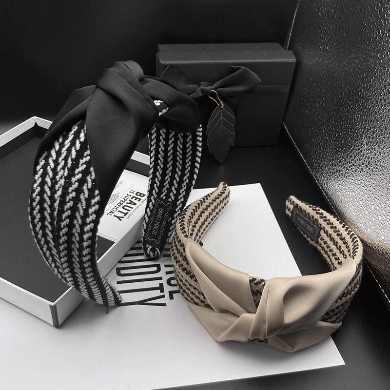 French 2025 New French Fabric Gift Knotted Wide-Brimmed Hairpin Simple Hair Hoop Women's High-End Headband French 2025 New French Fabric Gift Knotted Wide-Brimmed Hairpin Simple Hair Hoop Women's High-End Headband