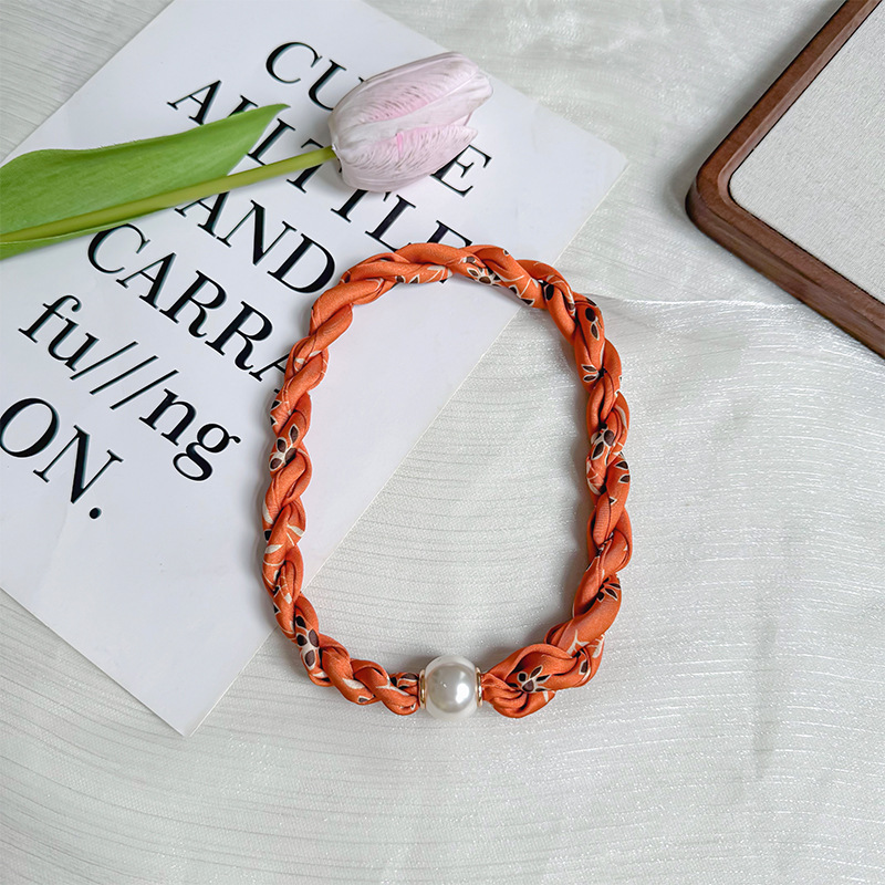 Collar de perlas de hebilla de atracción primavera y otoño verano decoración de cuello pequeña bufandas de mujer camisa de pañuelo de seda girada al por mayor