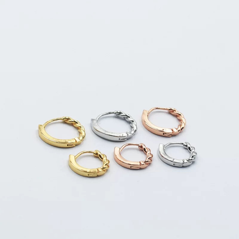 Earrings with pigtail, 18 carat