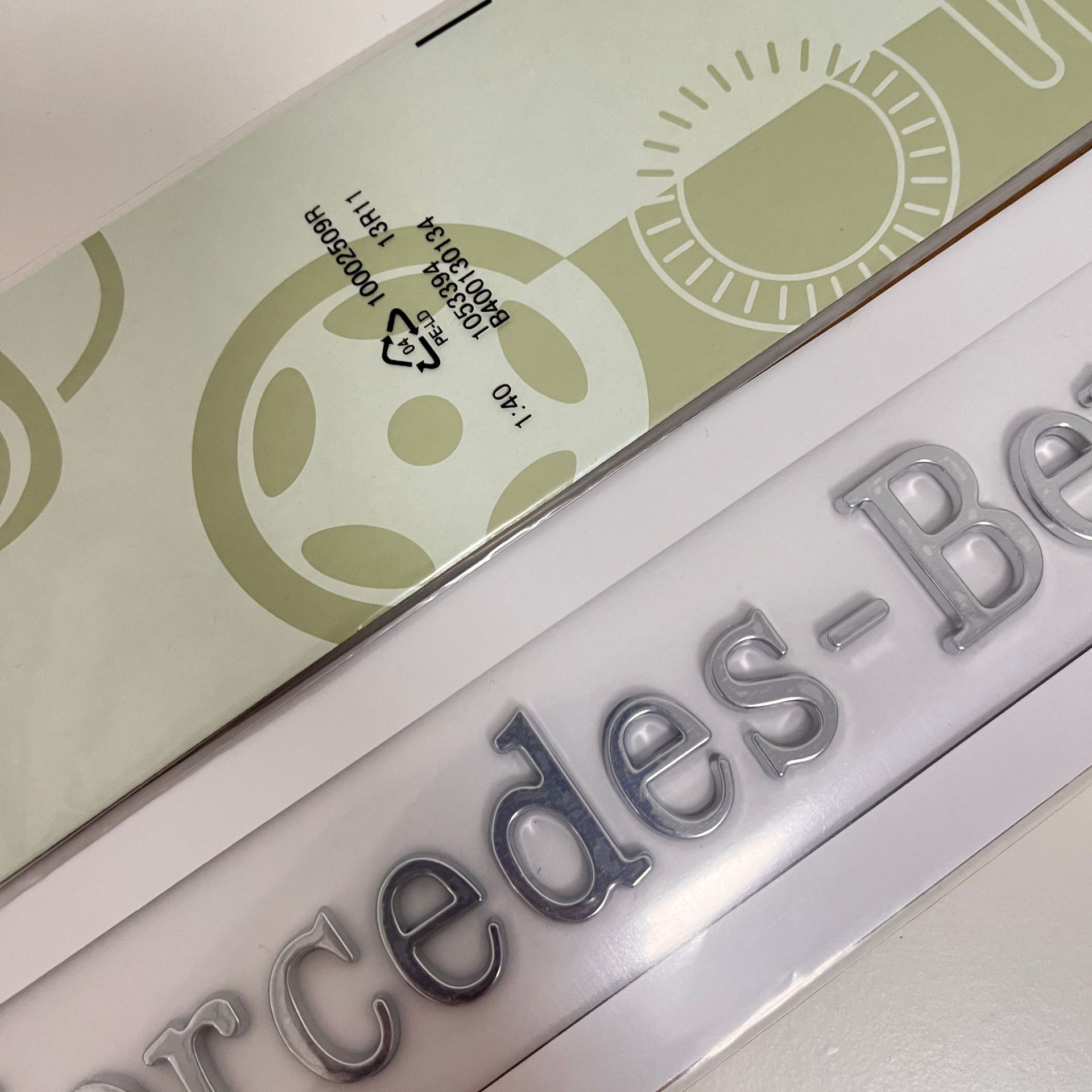 Suitable for Mercedes-Benz word logo Mercedes English Merceds Bnz modified letter body labeling tail logo