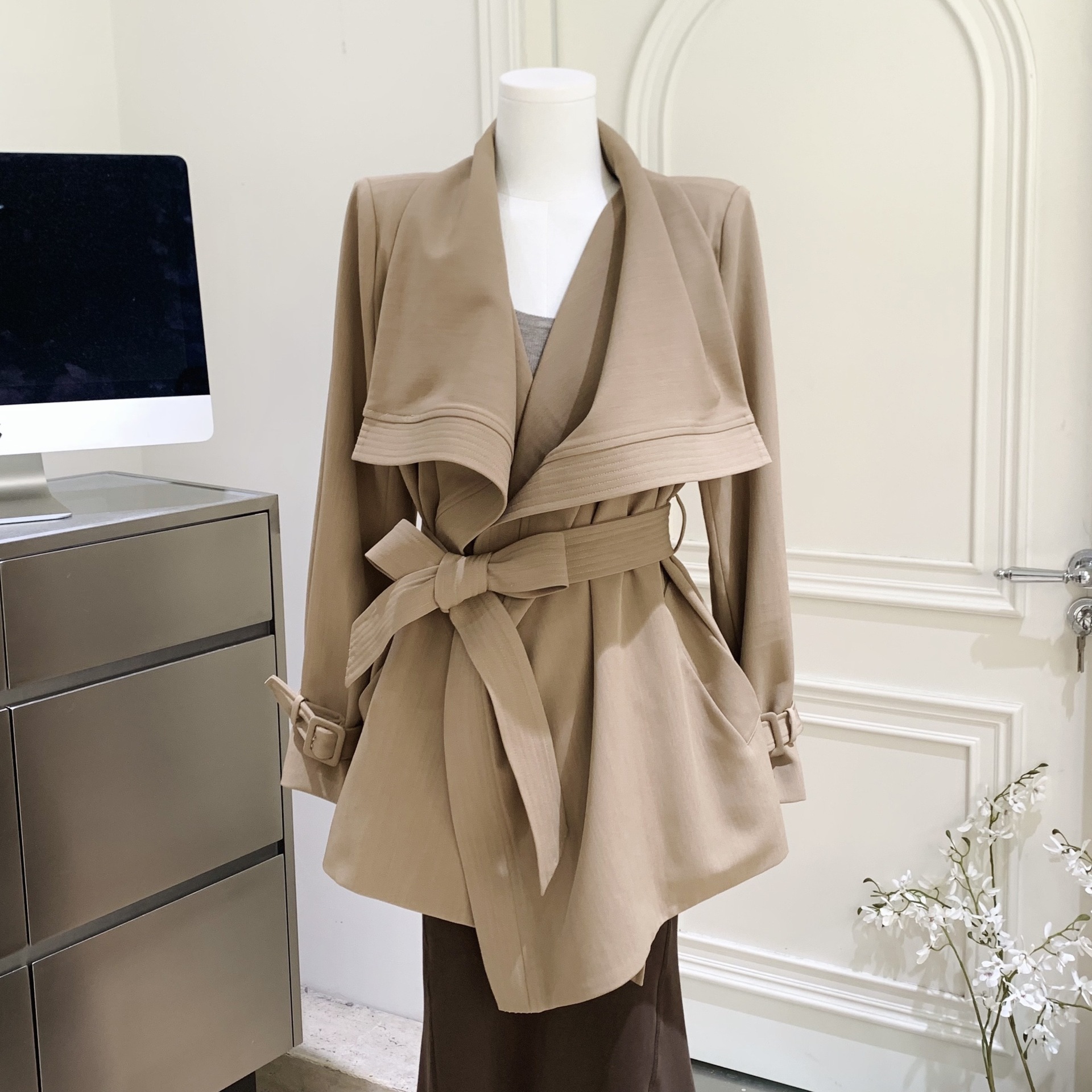 Kazuko Kitagawa's Ancient Style Trench Coat with Ruffled Collar, Short Large Lapel Trench Coat, Elegant Coat