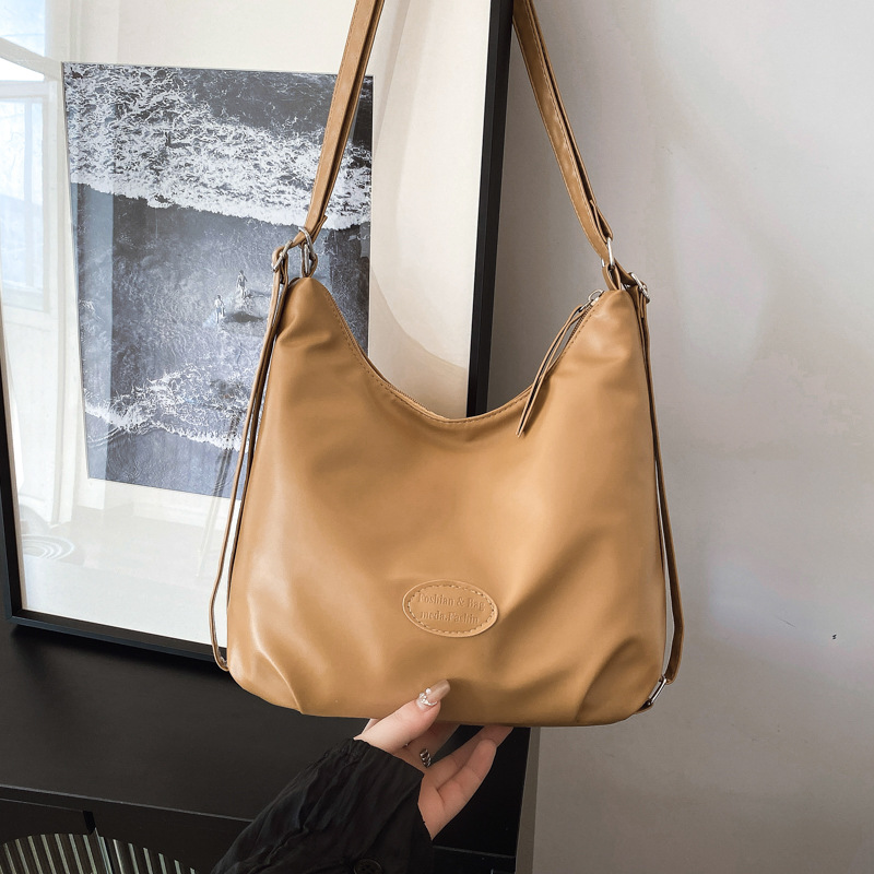 Bolsa de mujer coreana de gran capacidad bajo la axila 2024 retro nuevo otoño y invierno de hombro de moda versátil bolso de hombro