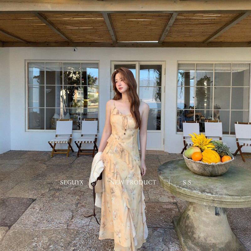 【Seguyx Shibuya】Floral Vacation Dress with Straps, Seaside Vibe, Ethereal and Fairy-Like Dress G26160 【Seguyx Shibuya】Floral Vacation Dress with Straps, Seaside Vibe, Ethereal and Fairy-Like Dress G26160