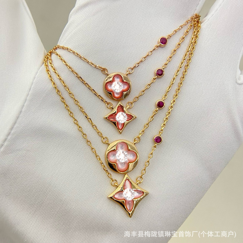 2026 New Qixi Festival Collection: Lv-Style Diamond-Shaped Four-Leaf Clover Bracelet with White Mother-Of-Pearl and 18K Rose Gold Plated Necklace 2026 New Qixi Festival Collection: Lv-Style Diamond-Shaped Four-Leaf Clover Bracelet with White Mother-Of-Pearl and 18K Rose Gold Plated Necklace