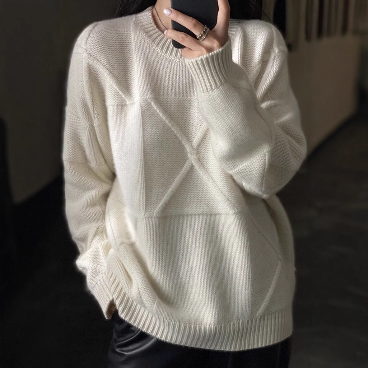Woolen base body-friendly demi-season set with a round collar