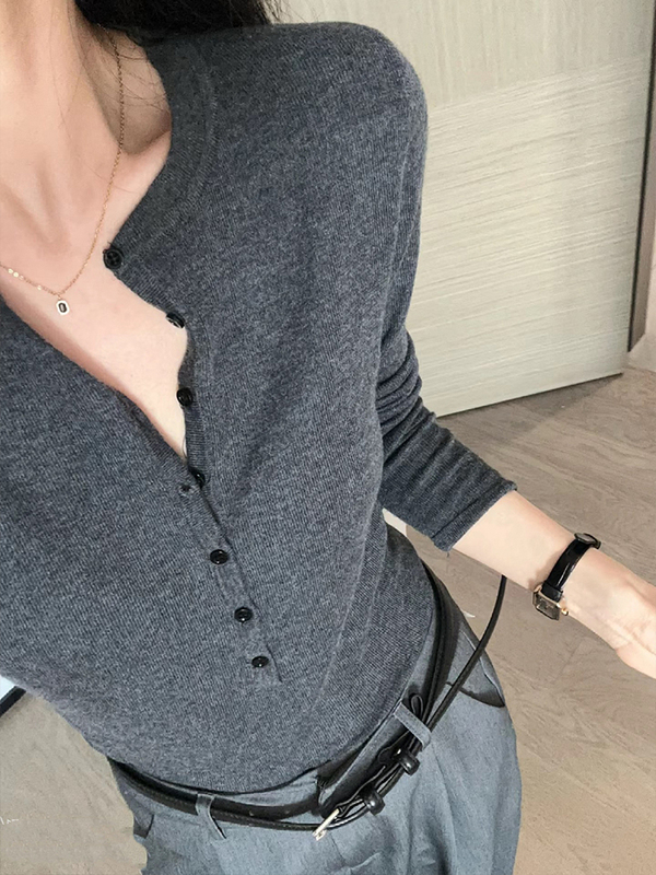老钱高级感V领针织打底衫女2025秋季修身内搭羊毛衫复古毛衣上衣|undefined