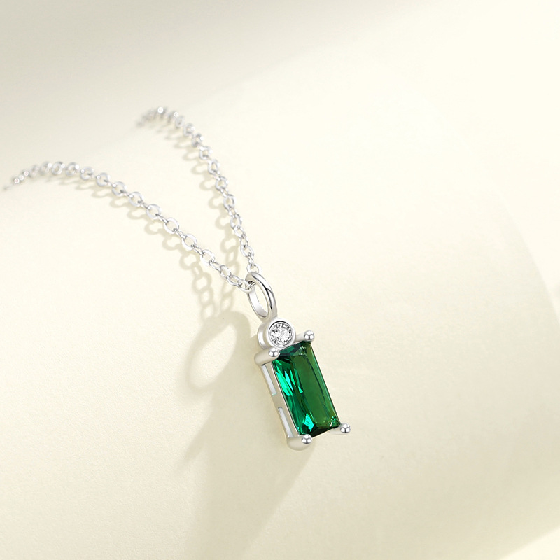 Retro 925 plata collar esmeralda cuadrado circón collar artístico luz lujo estilo nicho diseño collar al por mayor