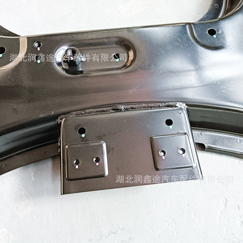 Applicable to Dongfeng Fengshen E70 engine lower bracket Fengshen E70 front bracket front axle ingot beam