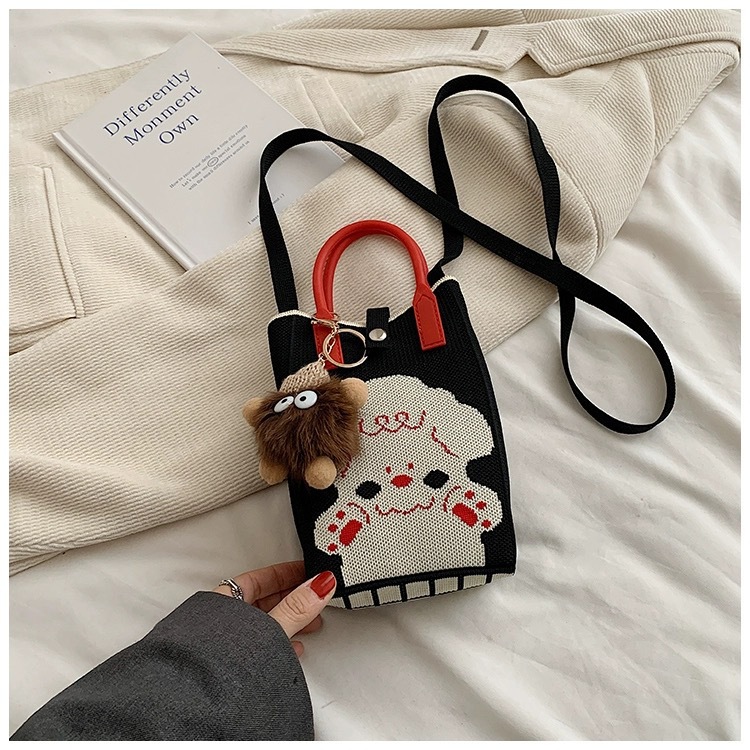 검은색과 빨간색 양 J-67