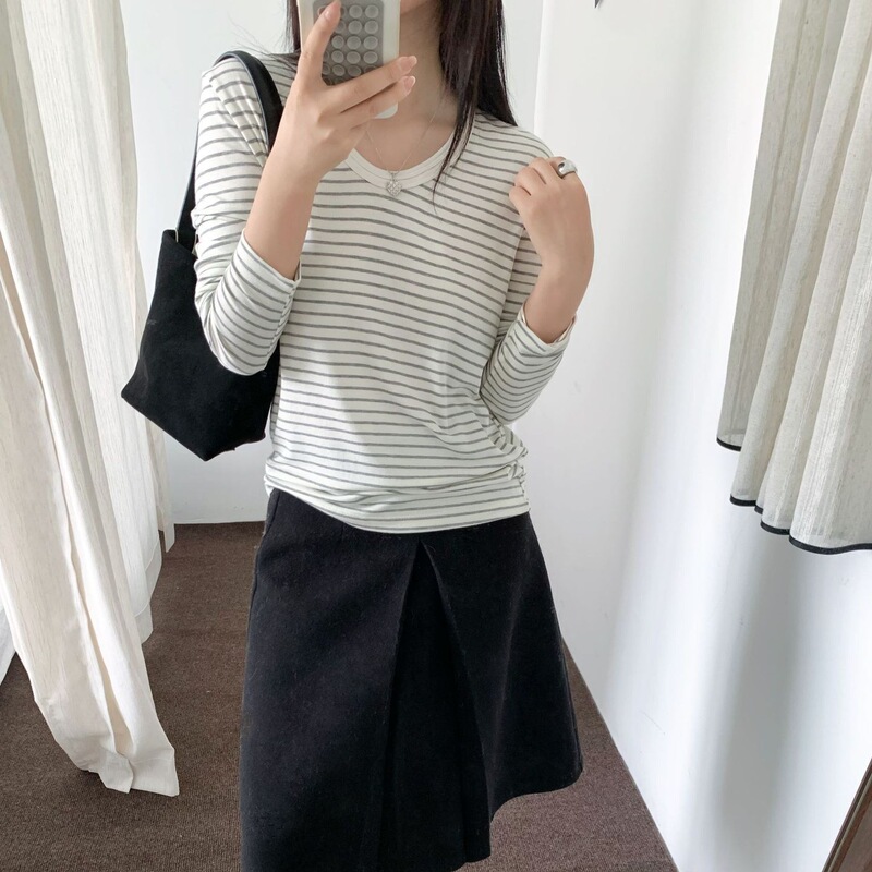 Autumn and winter acetate wool base layer for women, Tencel Lyocell U-neck Korean-style T-shirt, striped slim-fit long-sleeve knit top Autumn and winter acetate wool base layer for women, Tencel Lyocell U-neck Korean-style T-shirt, striped slim-fit long-sleeve knit top
