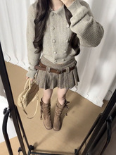 纽伦港暖秋灰色开衫格纹百褶裙两件套女2025初秋新款修身短款上衣