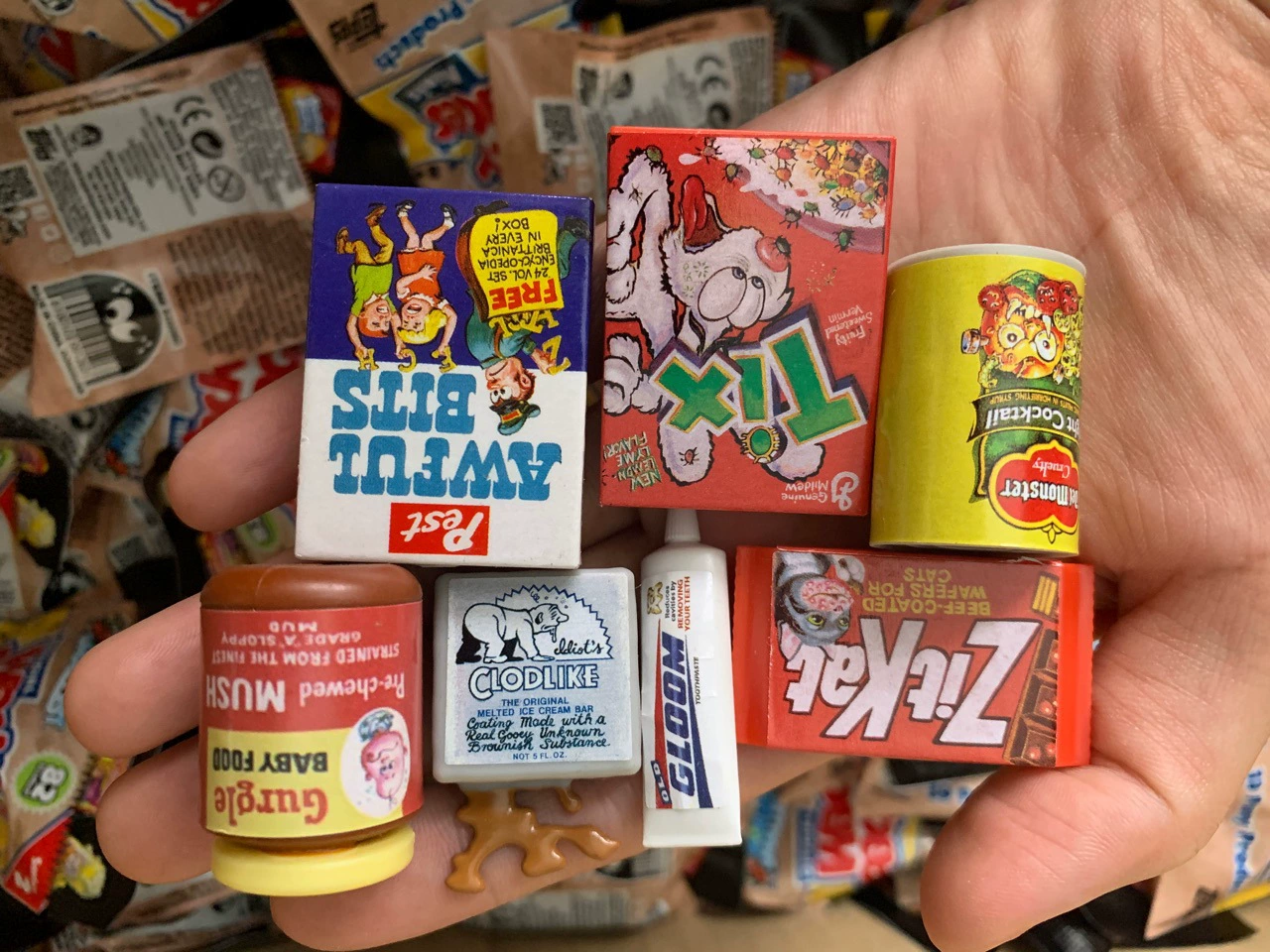 Еда, игрушки, супермаркет, Хэллоуин, карнавал, слепой бокс