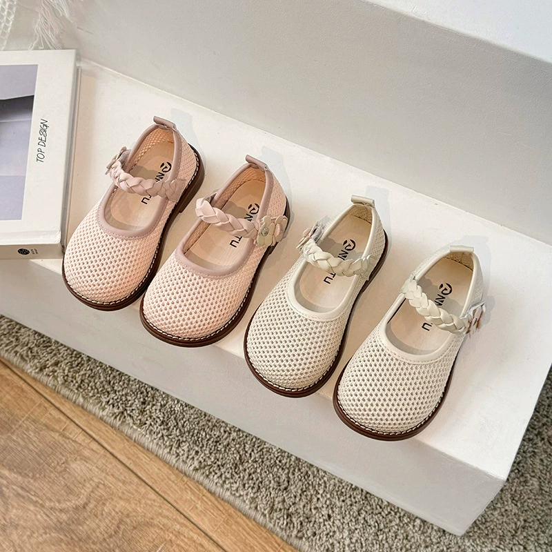 Дышащие сетчатые туфли для девочек 2024 весной и летом детские сетчатые полые туфли