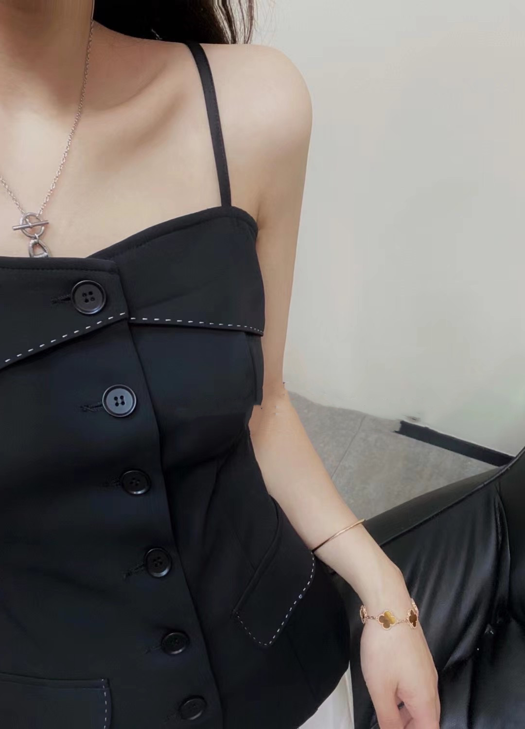 C Chu French retro breasted small suspenders female summer wear design vest xiao