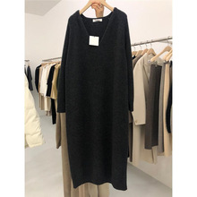 300斤加大码内搭V领针织打底裙女百搭时尚宽松遮肚显瘦长袖毛衣裙