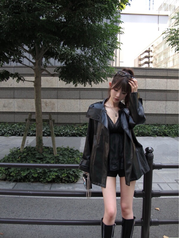 Yang Xiaojuan 2025 Autumn/Winter Black Elegant Loose Stand Collar Soft New American Style Leather Jacket Coat Yang Xiaojuan 2025 Autumn/Winter Black Elegant Loose Stand Collar Soft New American Style Leather Jacket Coat