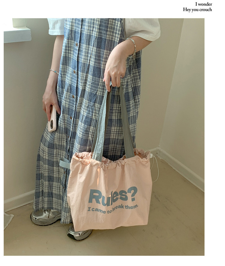 Fashionable and simple letter print large-capacity tote bag 2025 new style contrasting color versatile drawstring pleated single-shoulder bag details Picture