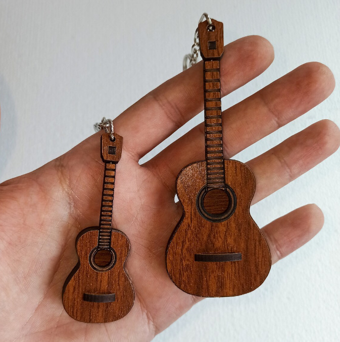 跨境新品吉他钥匙扣装饰品个性化小吉他工艺品木制装饰品激光切割