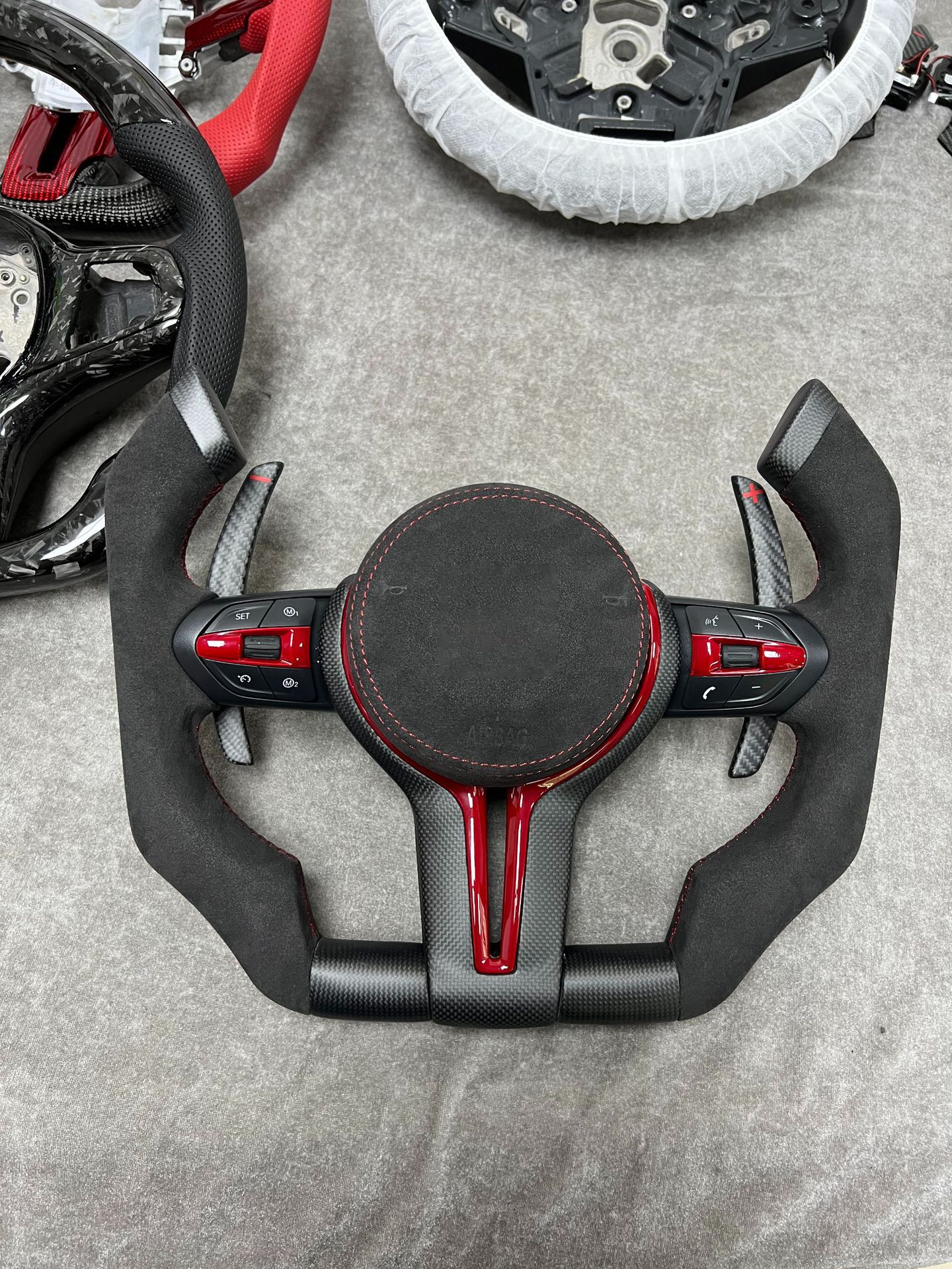 Popular in foreign trade, suitable for BMW F chassis 3 Series, 5 Series, X3, X5, M3, M6 carbon fiber car steering wheel modification and customization