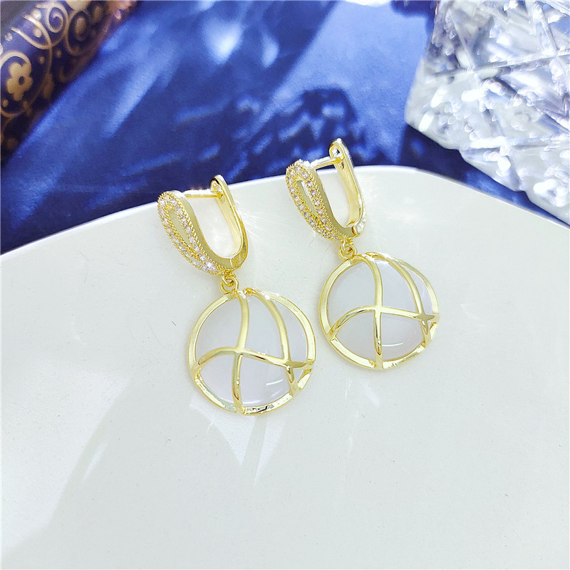 Wholesale Jewelry Ball Hollow Simple Long Earrings Nihaojewelry display picture 1